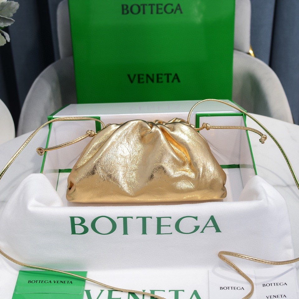b0tte*a Ven*ta the pouch bag-22*9cm