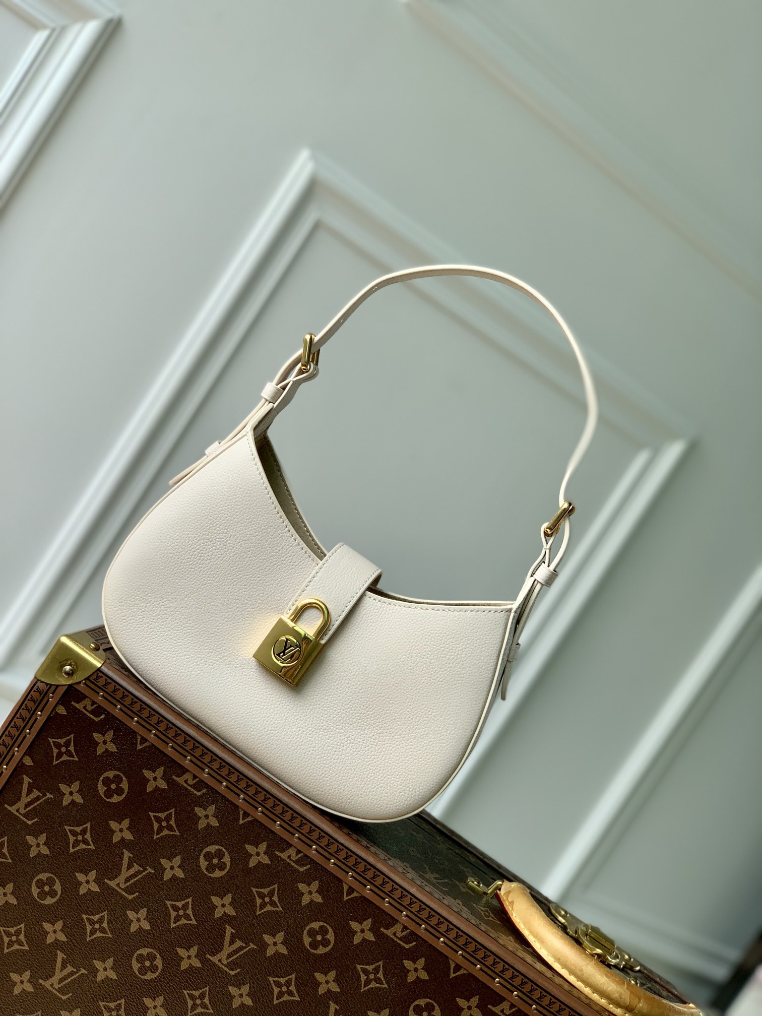 l0*is V*t0n low key shoulder bag-m24885-26 x 18 x 7cm