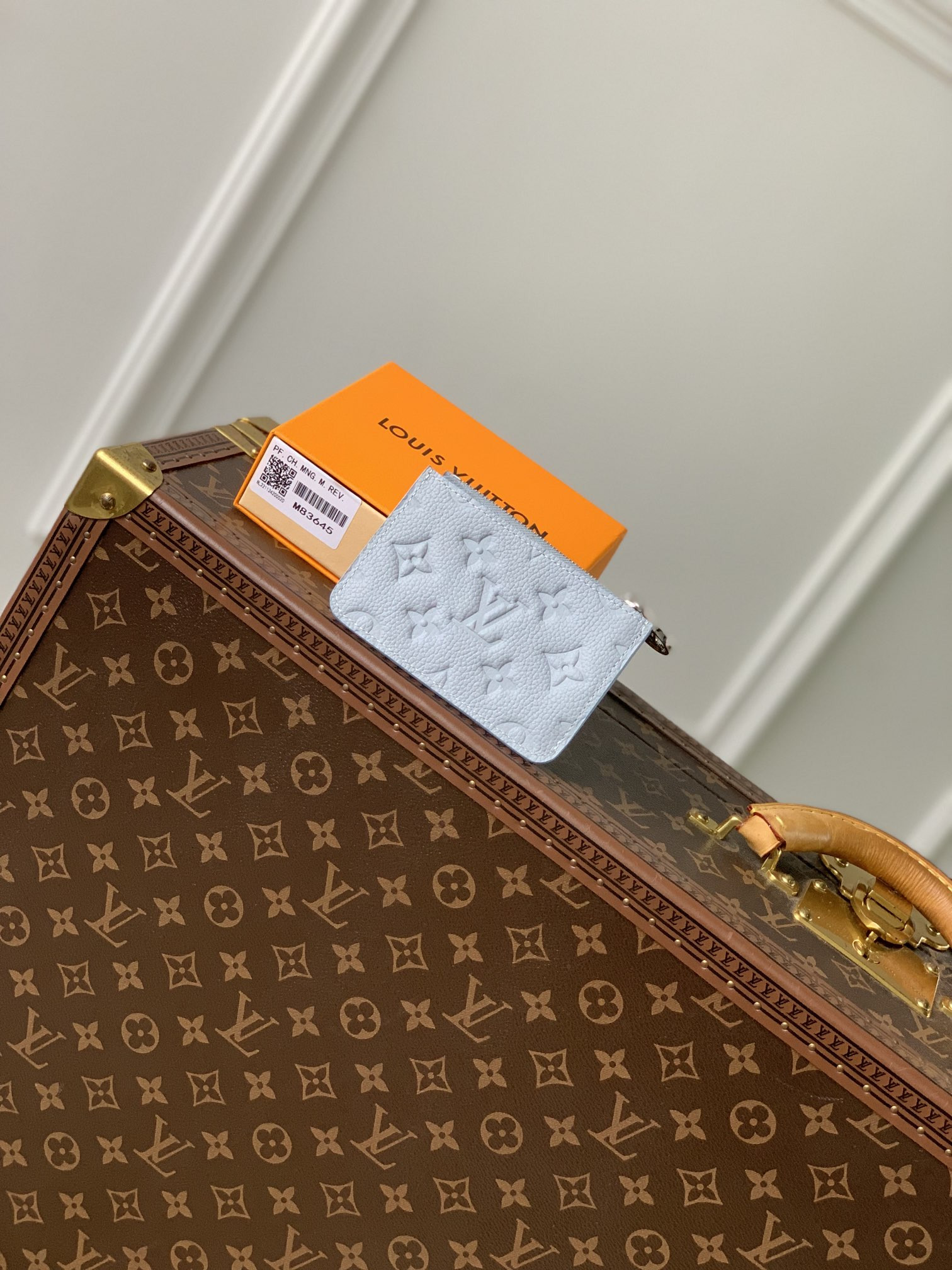 l0*is V*t0n wallet-12 8 0.8cm