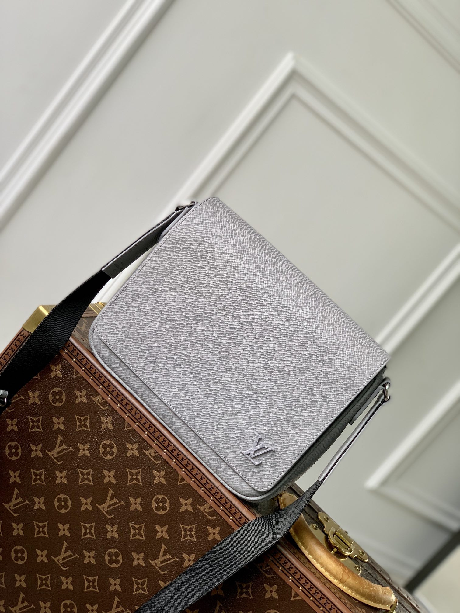 l0*is V*t0n district messenger bag-m46255-26*20*7cm