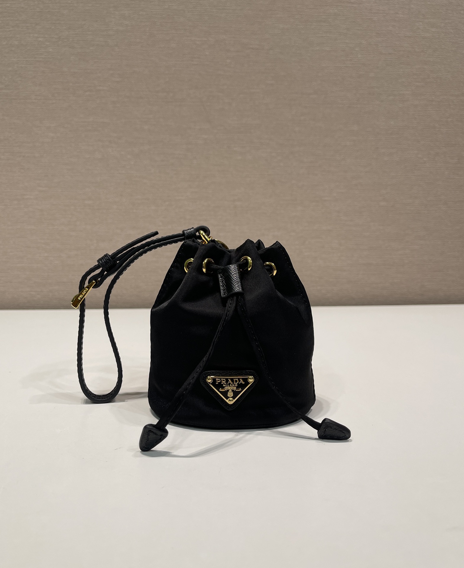 Pra*a 1tt202 re-nylon mini bag-8.5*10.5cm