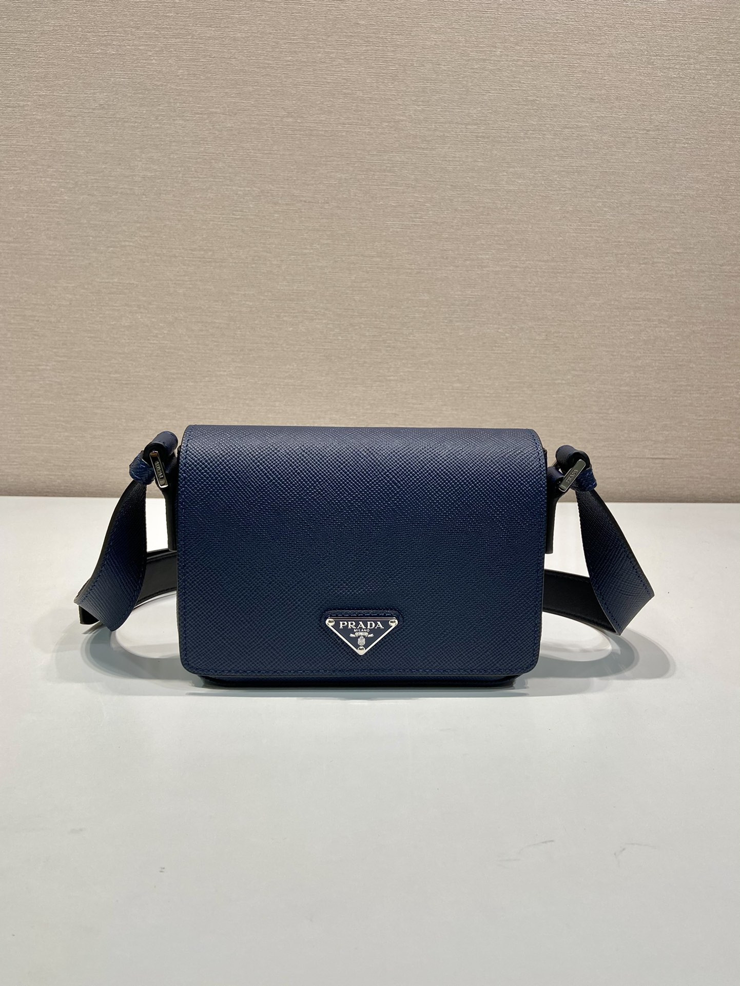 Pra*a 2vd065 shoulder bag-19*13*5cm