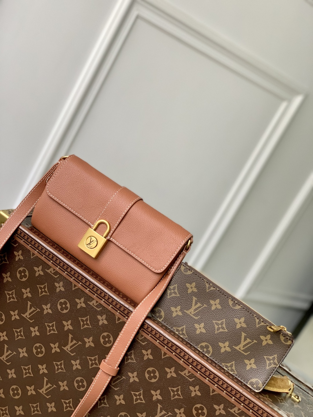 Wallet On Chain Low Key Low Key - Wallets and Small Leather-M12147-13 x 3.5 x 22CM