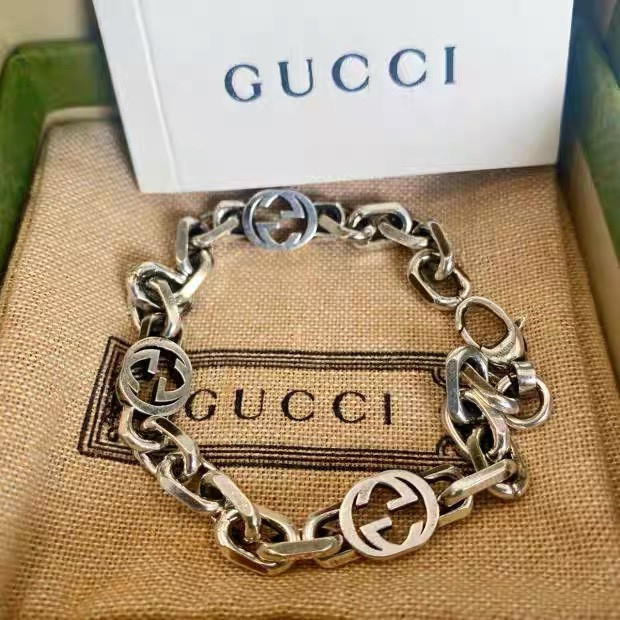 G*u*i bracelet