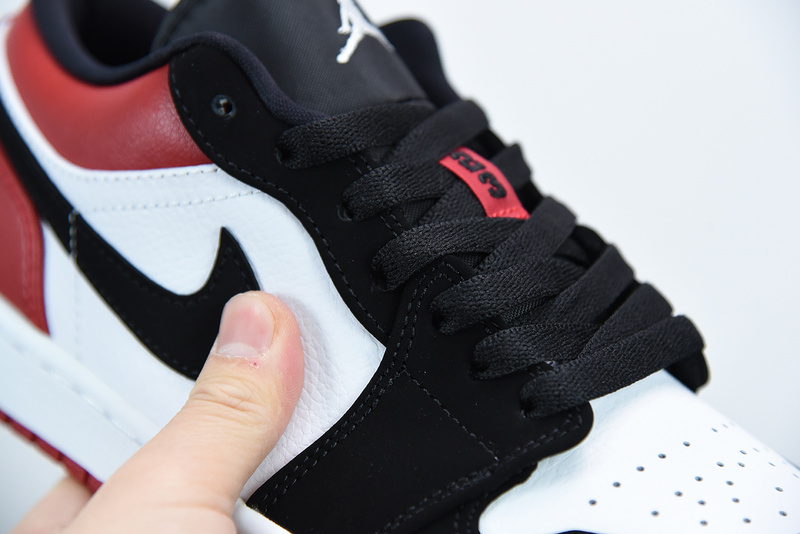 AIR JORDAN 1 LOW 