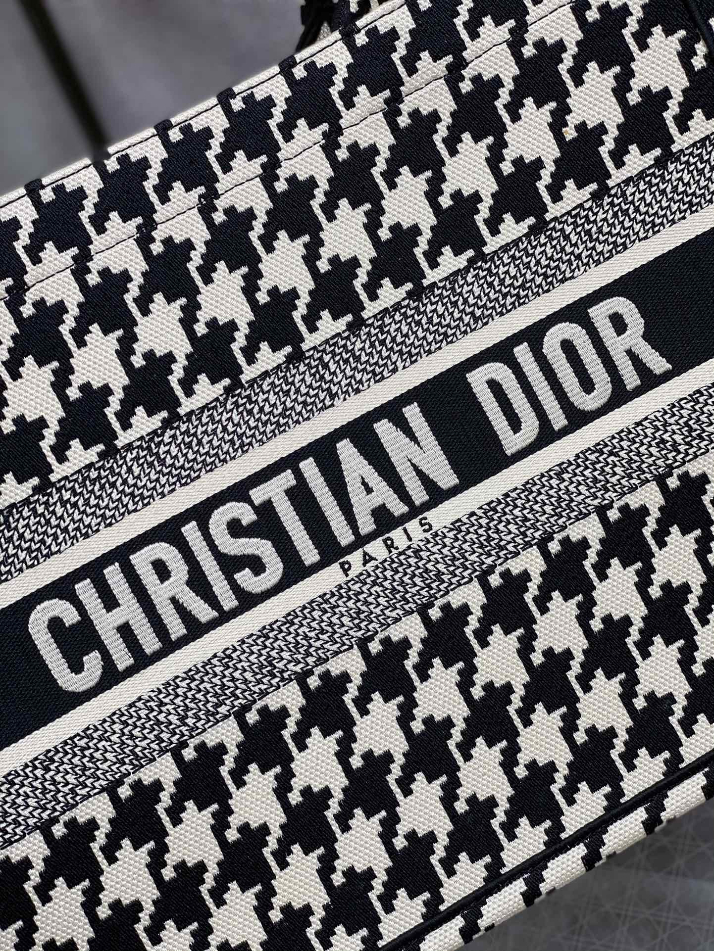 D*or small book tote-36*18*28cm