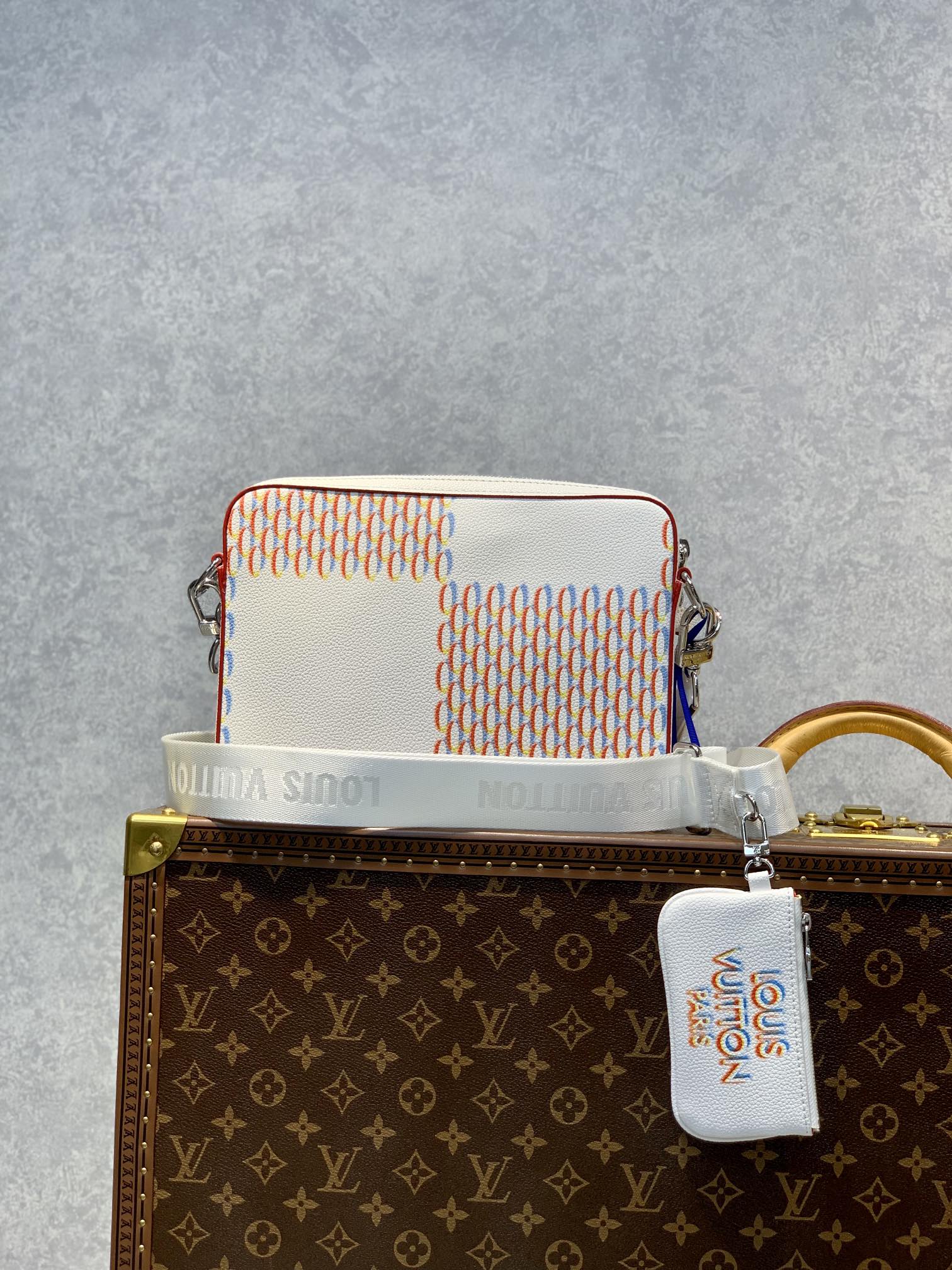 l0*is V*t0ntrio handbag-25*18.5*7cm