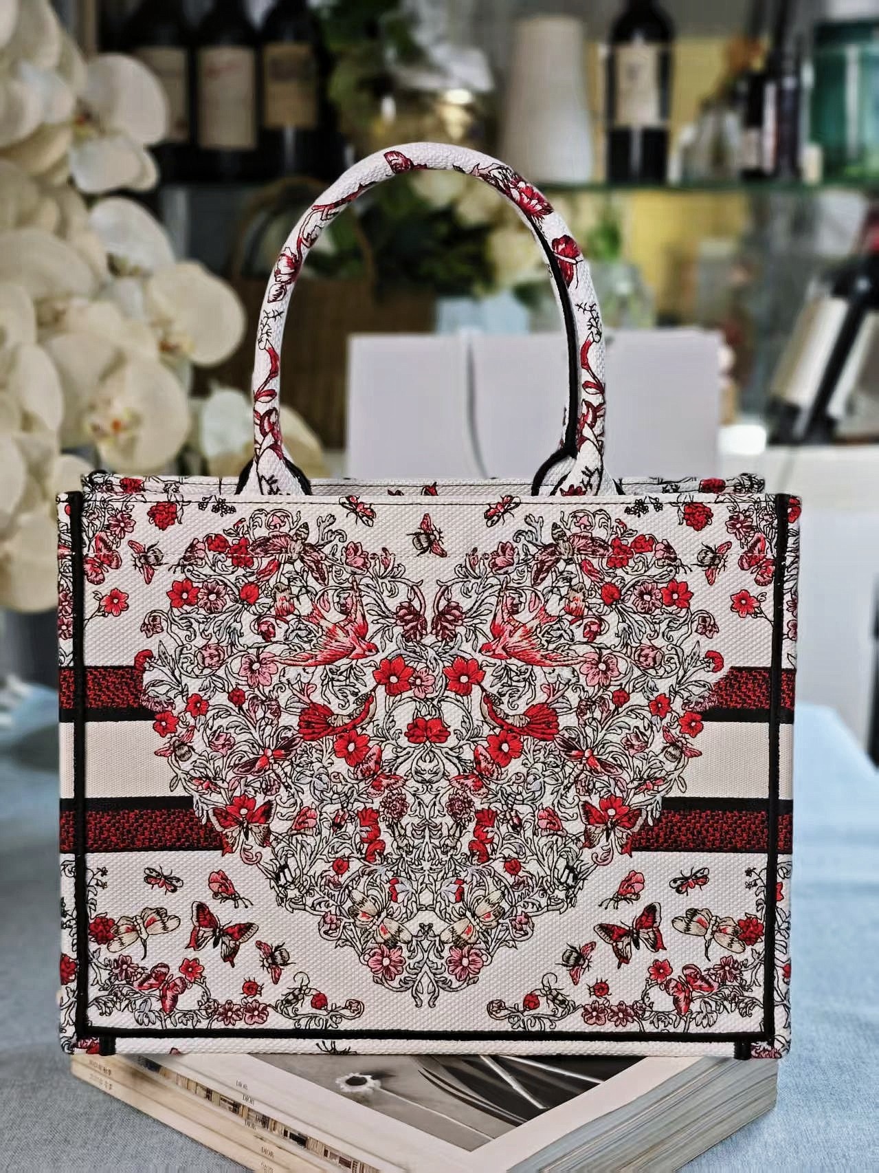Diro Book Tote