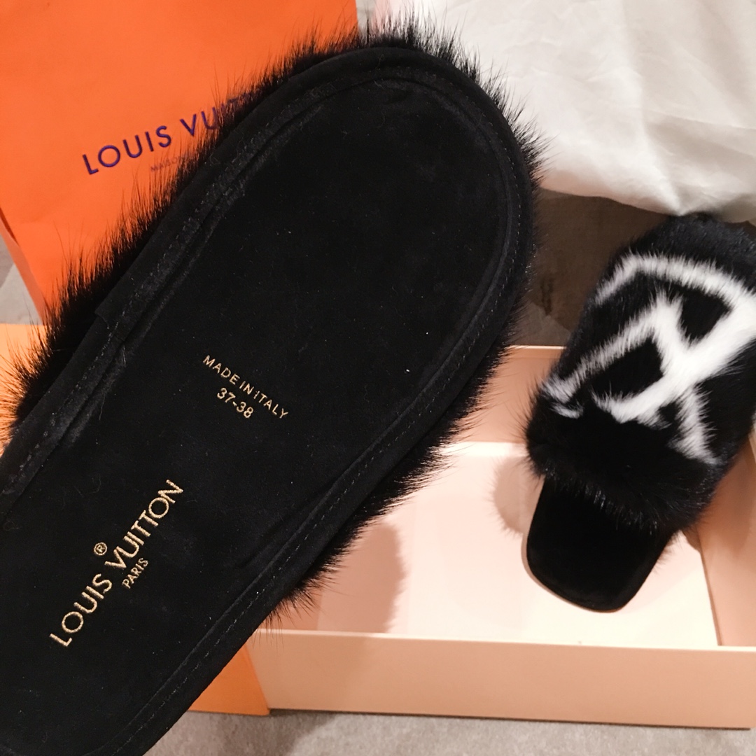 l0*is V*t0n slippers
