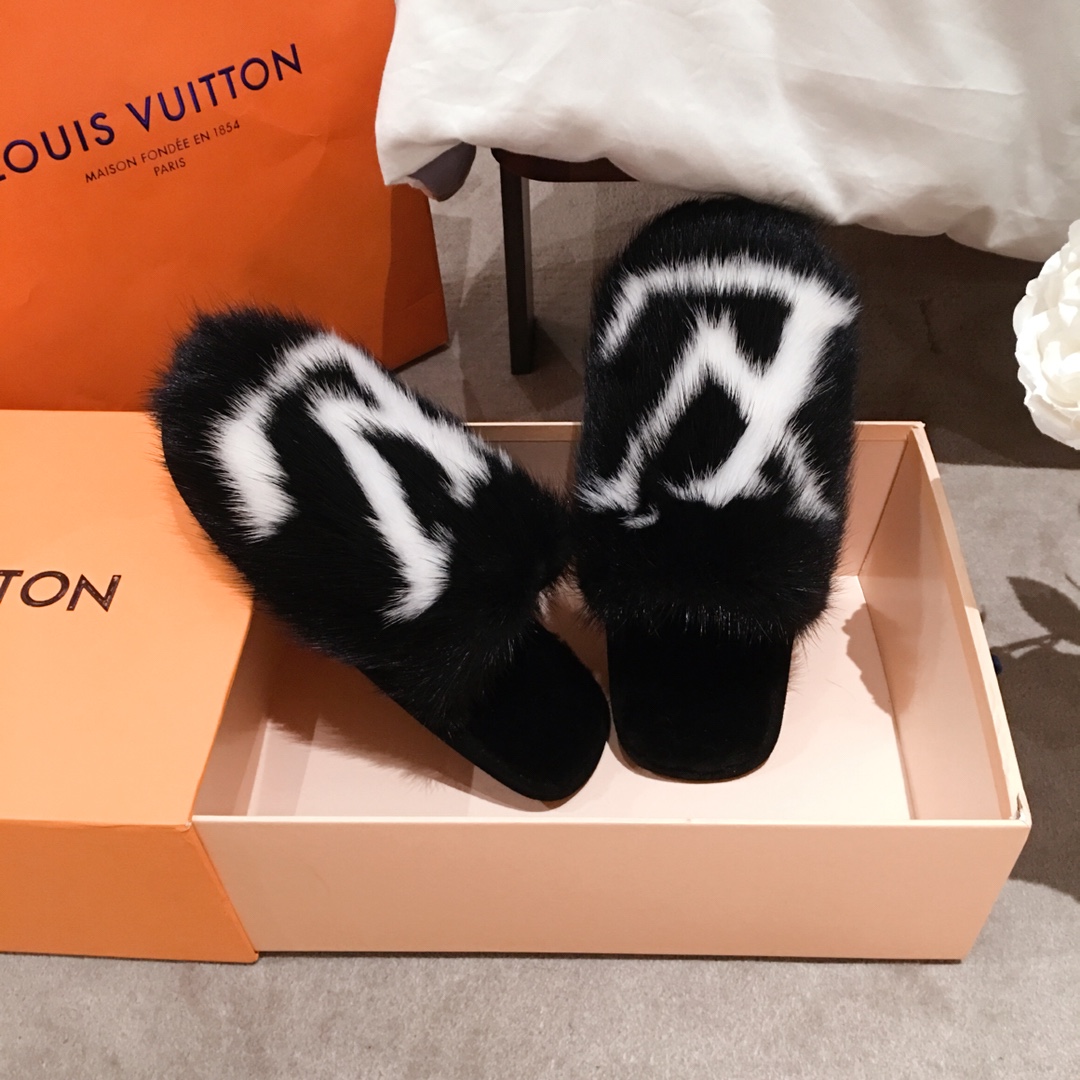 l0*is V*t0n slippers