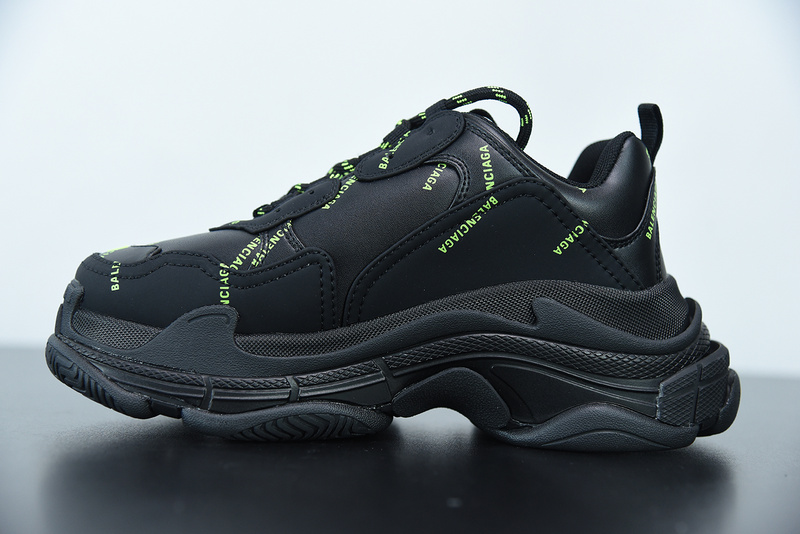 Ba*len*cia*ga triple s