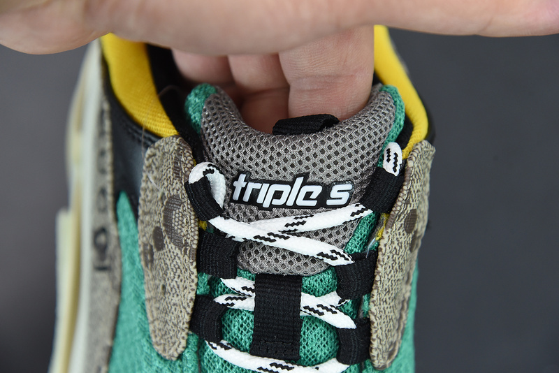 Ba*len*cia*ga triple s
