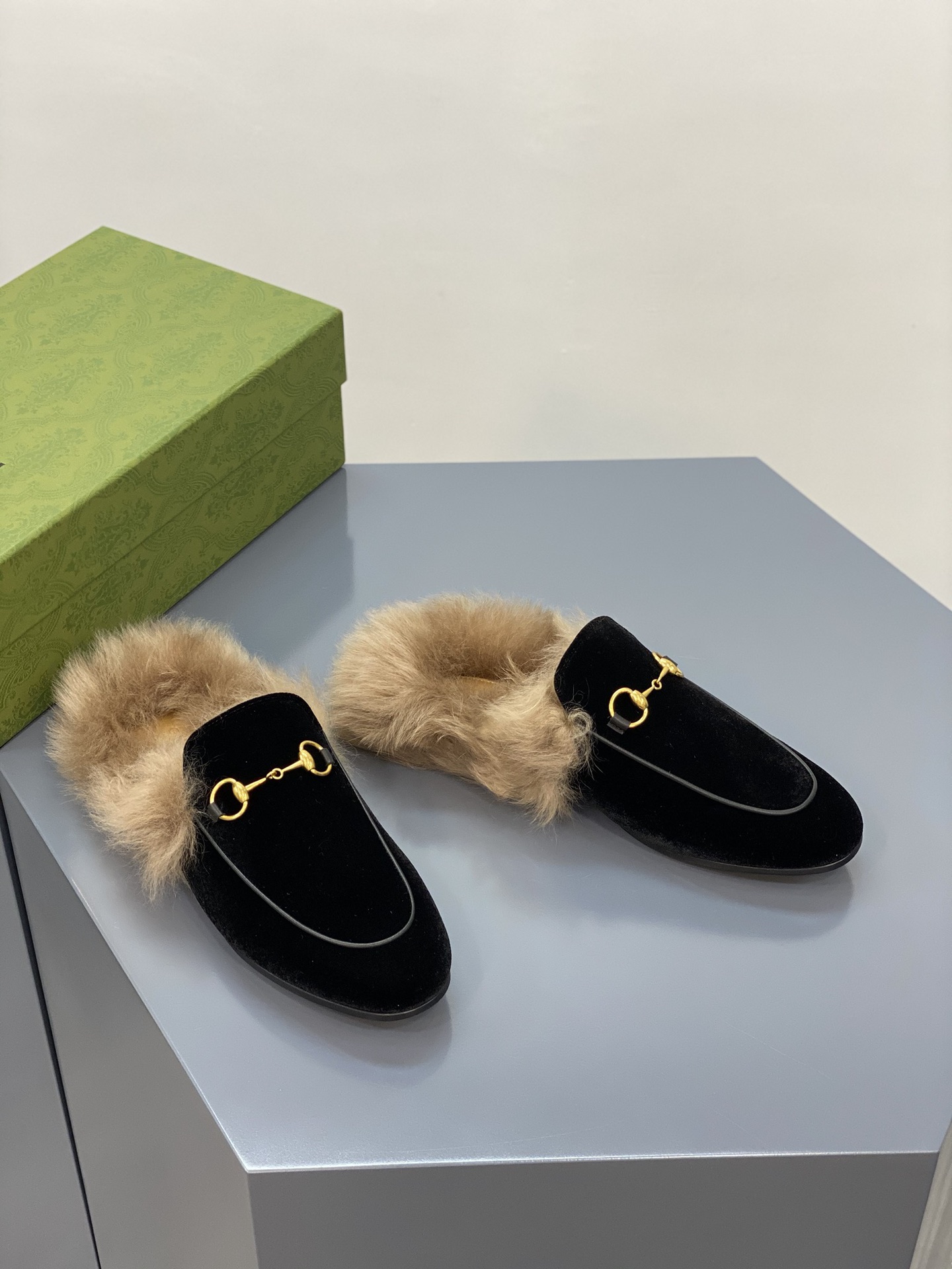 G*u*i loafers