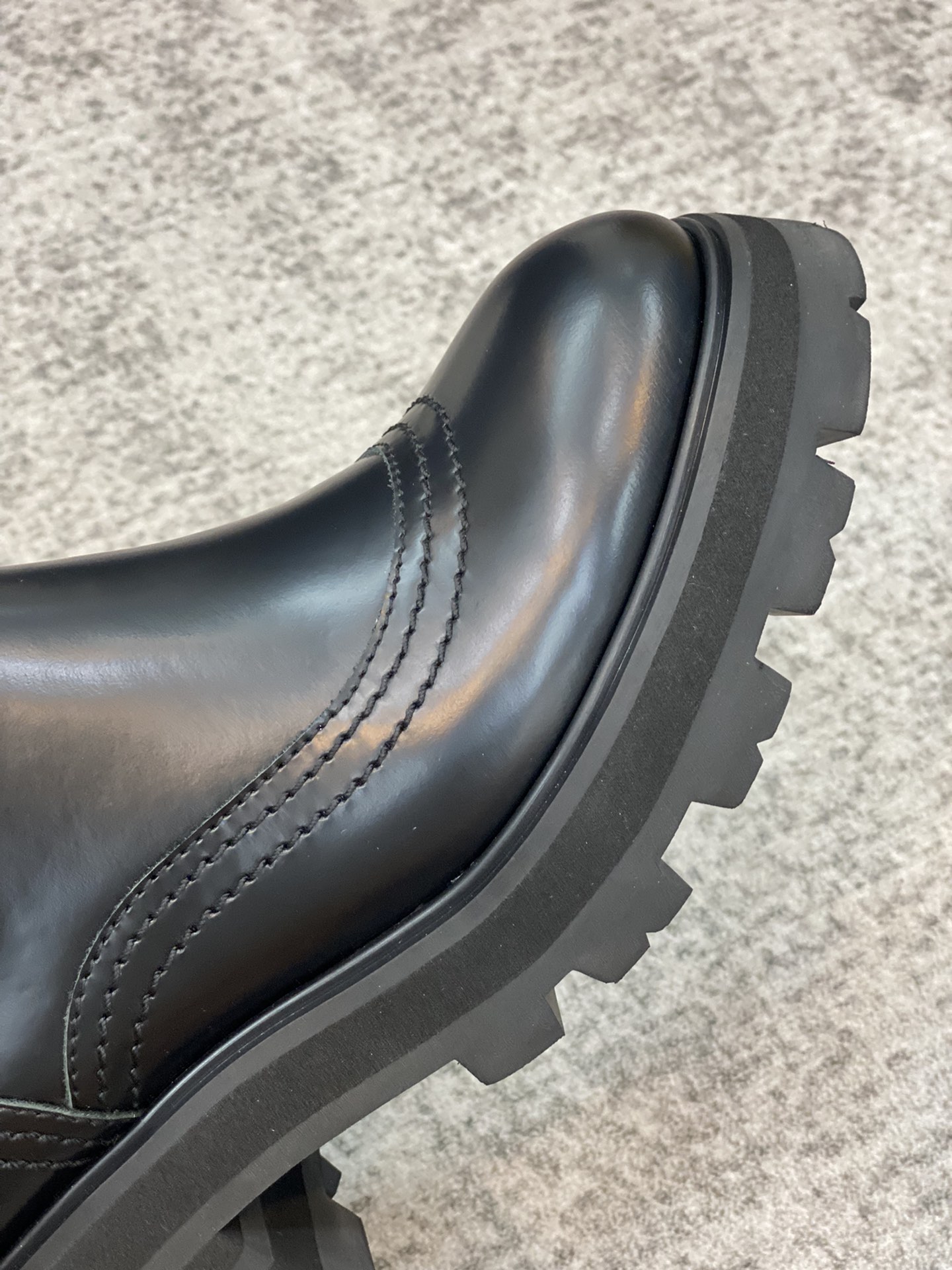 A1exa*der m*q*en boots