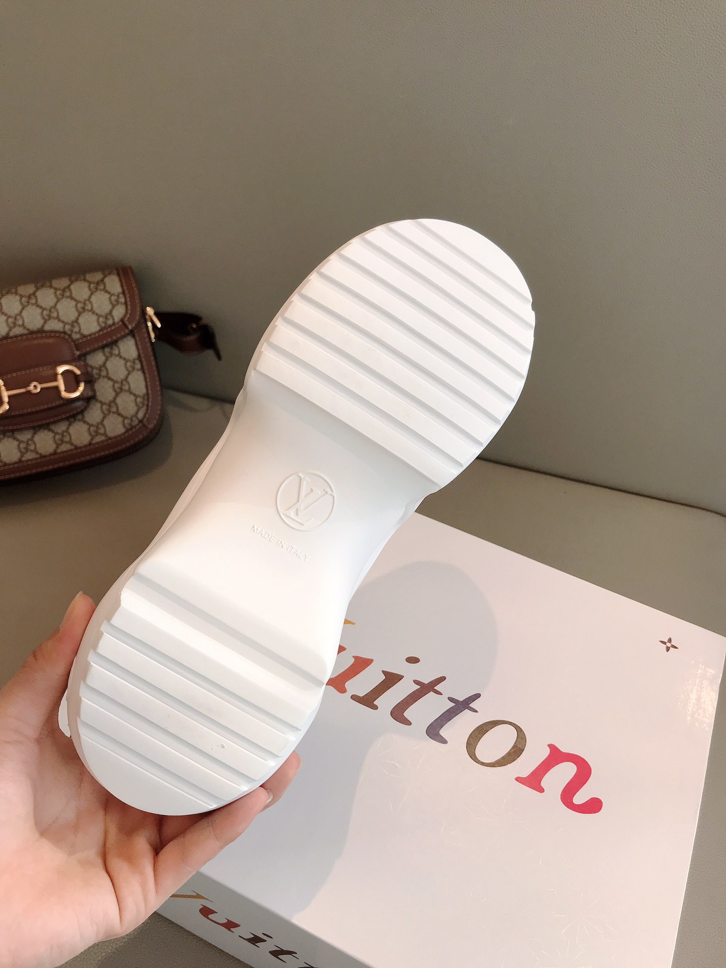 l0*is V*t0n archlight sneaker