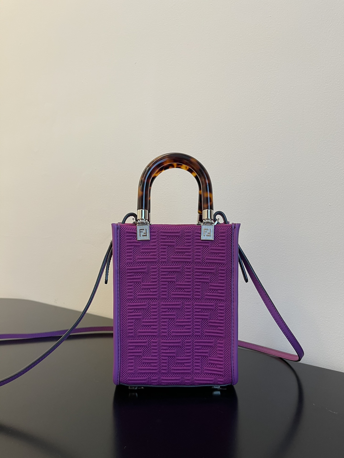F**di sunshine mini tote -13x6.5x18cm