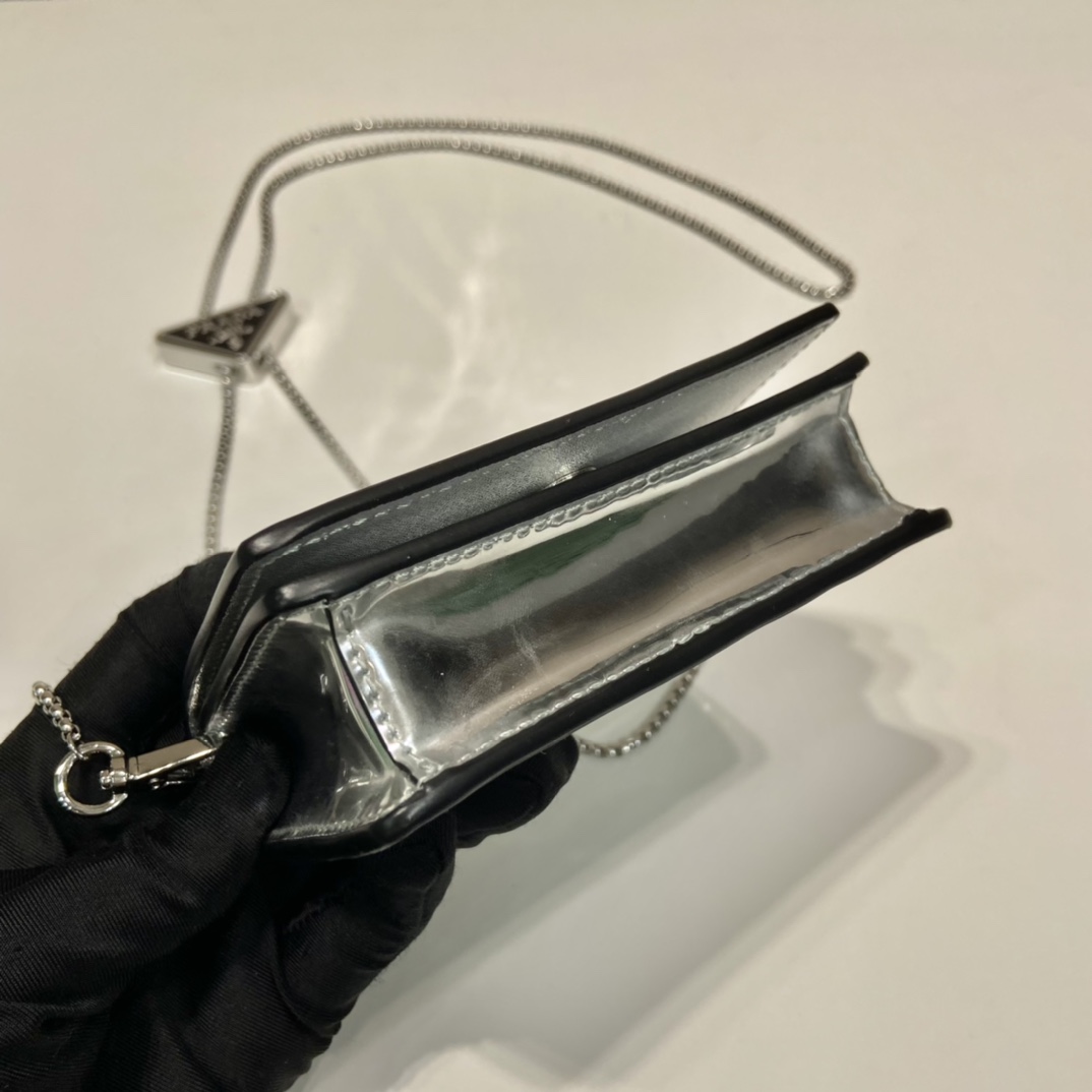 Pra*a 1mr024 glossy small bag-11.5*8cm
