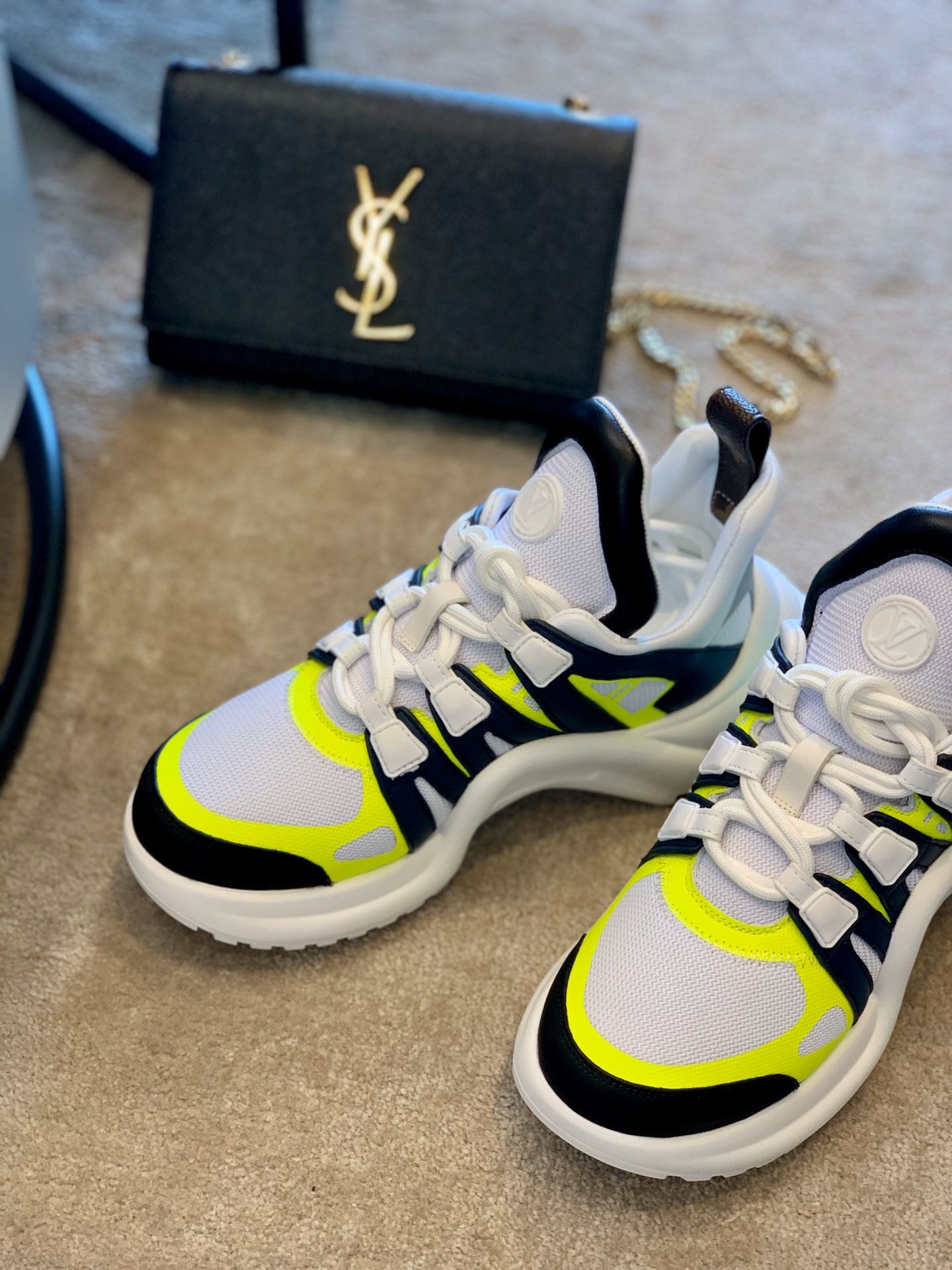 l0*is V*t0n archlight sneaker