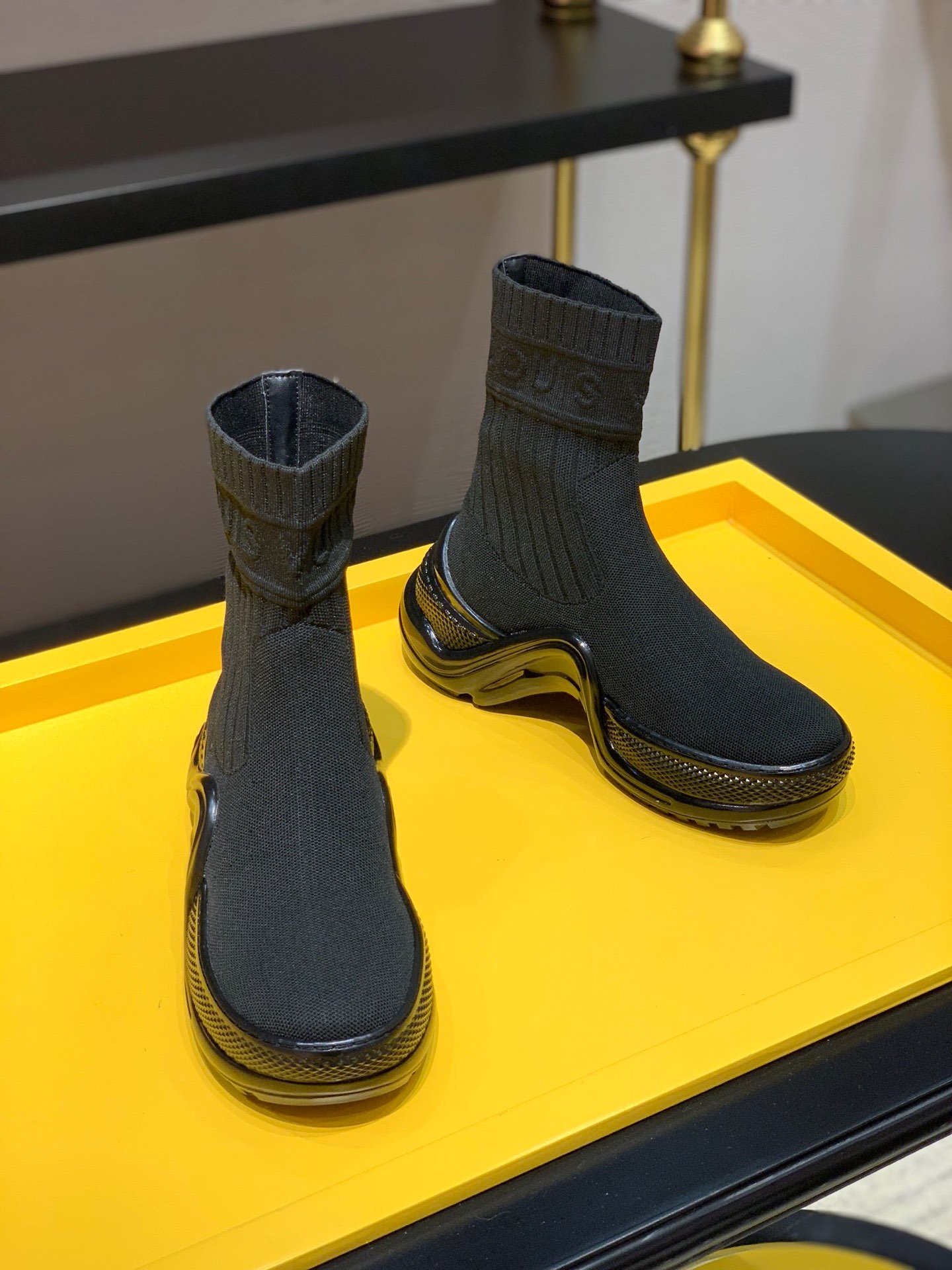 l0*is V*t0n archlight sock sneaker