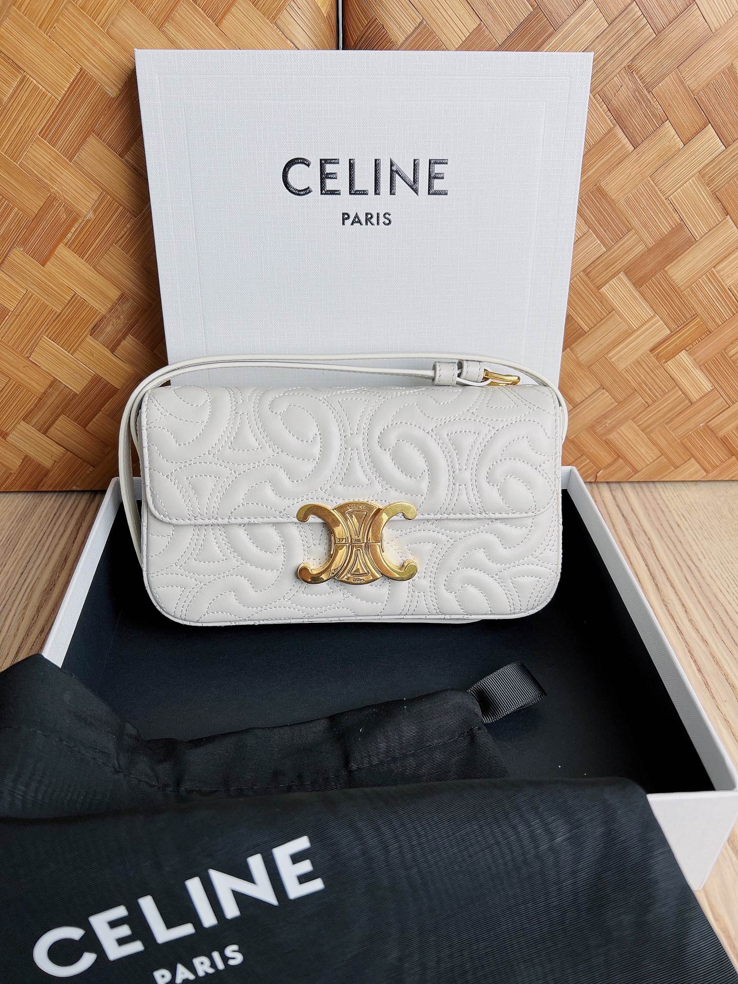 Ce**e quilted lambtriomphe bag-20 x 10 x 4cm