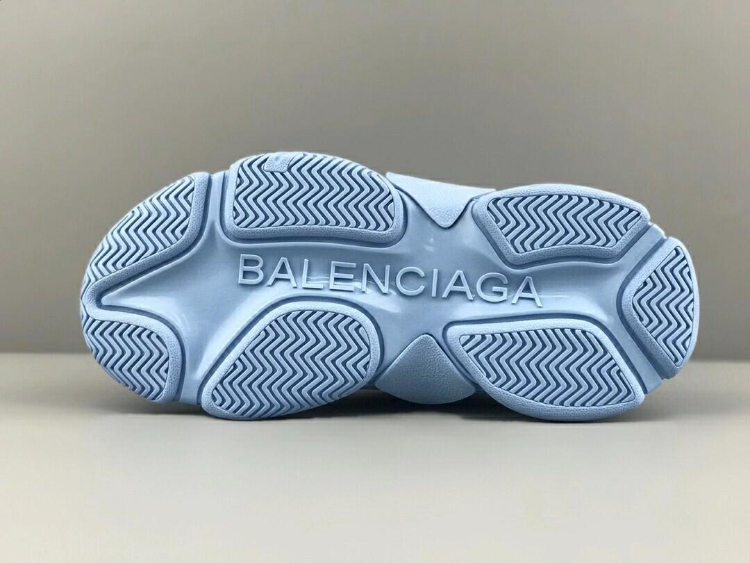Ba*len*cia*ga triple s
