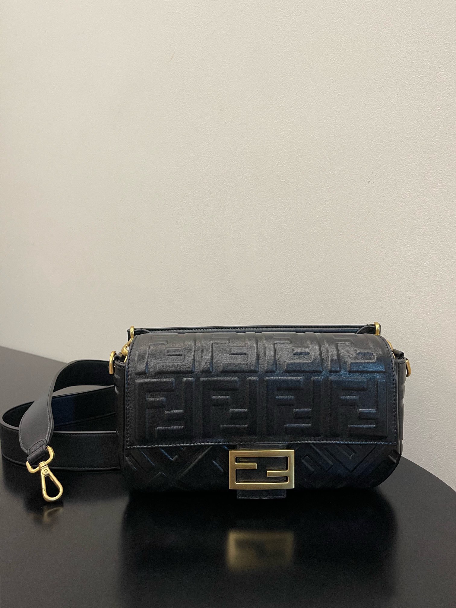 F**di baguette bag-26*13*6cm
