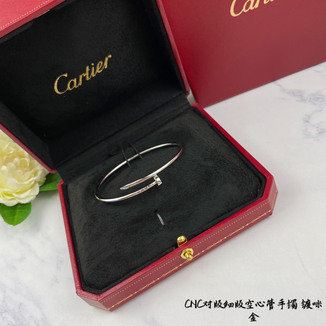 Ca*t*er bracelet