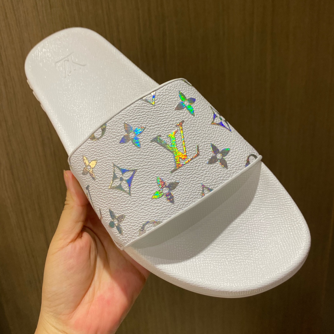 l0*is V*t0n slippers