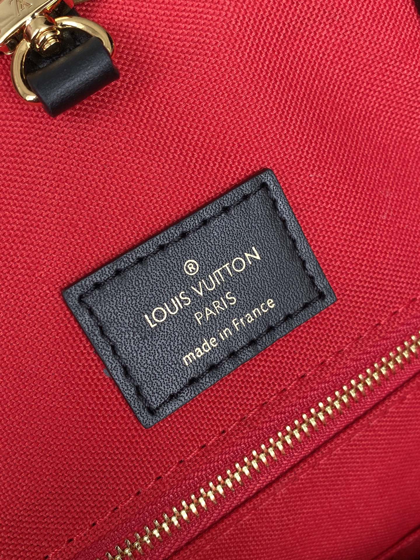 l0*is V*t0n onthego handbag-41*34*19cm(black strap)