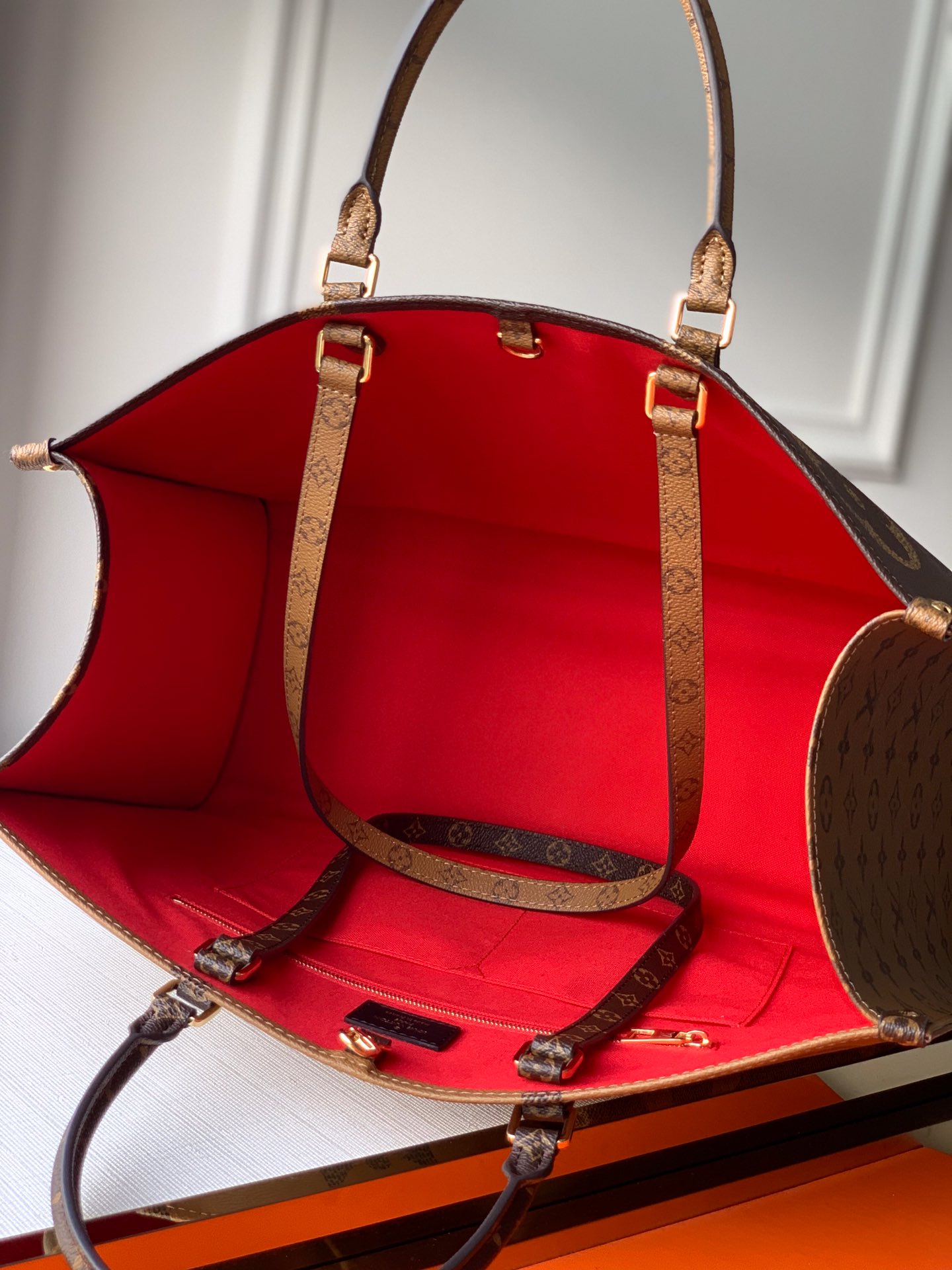 l0*is V*t0n onthego handbag-41*34*19cm(brown strap)
