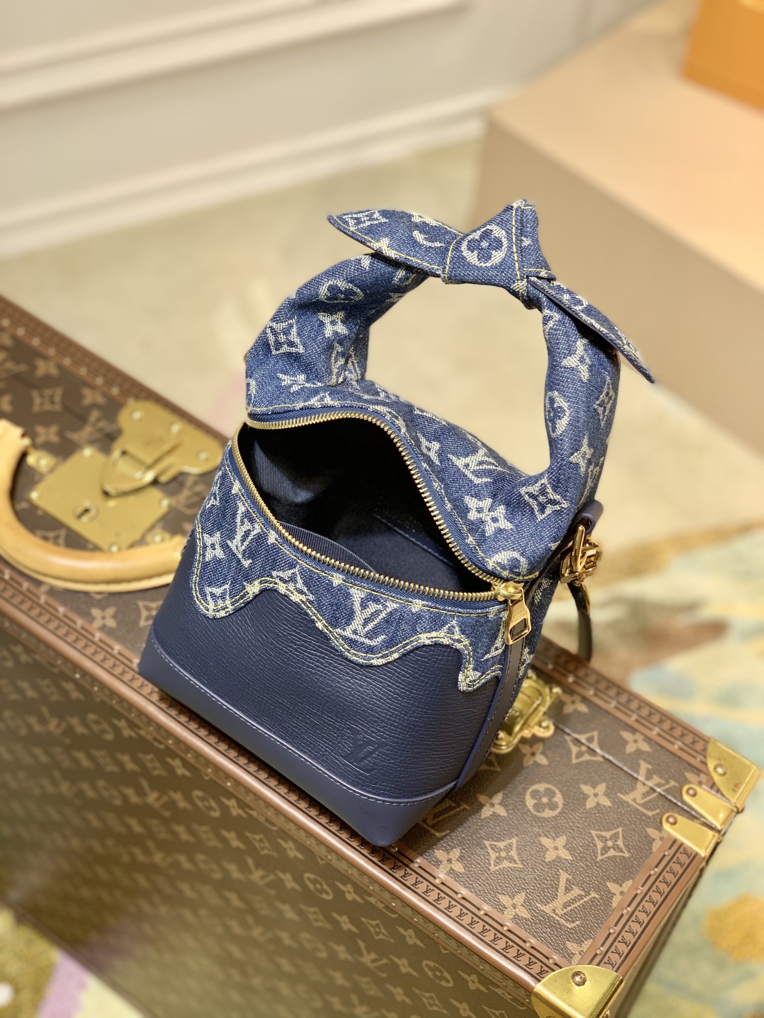 l0*is V*t0n japanese cruiser handbags-23*28*10 cm