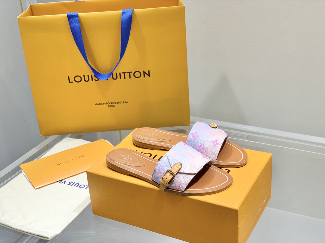 l0*is V*t0n slippers