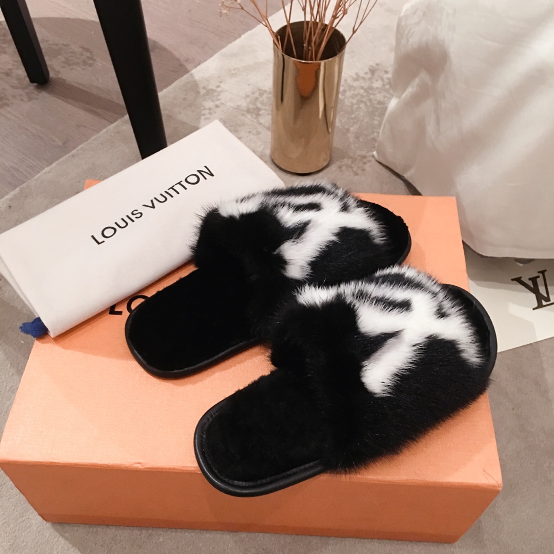 l0*is V*t0n slippers