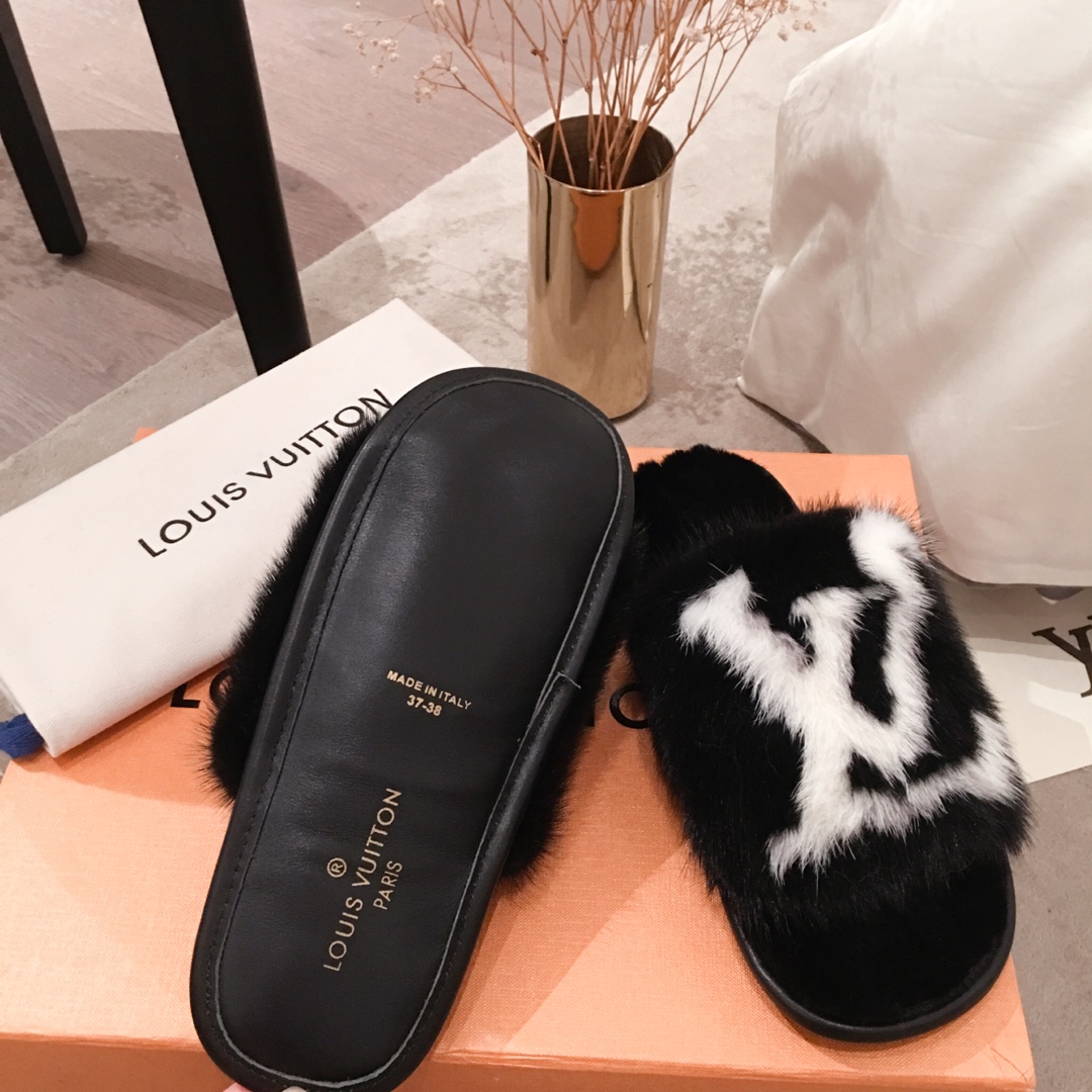 l0*is V*t0n slippers