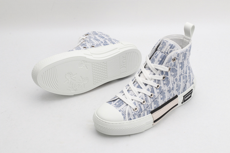 D*or high-top sneakers
