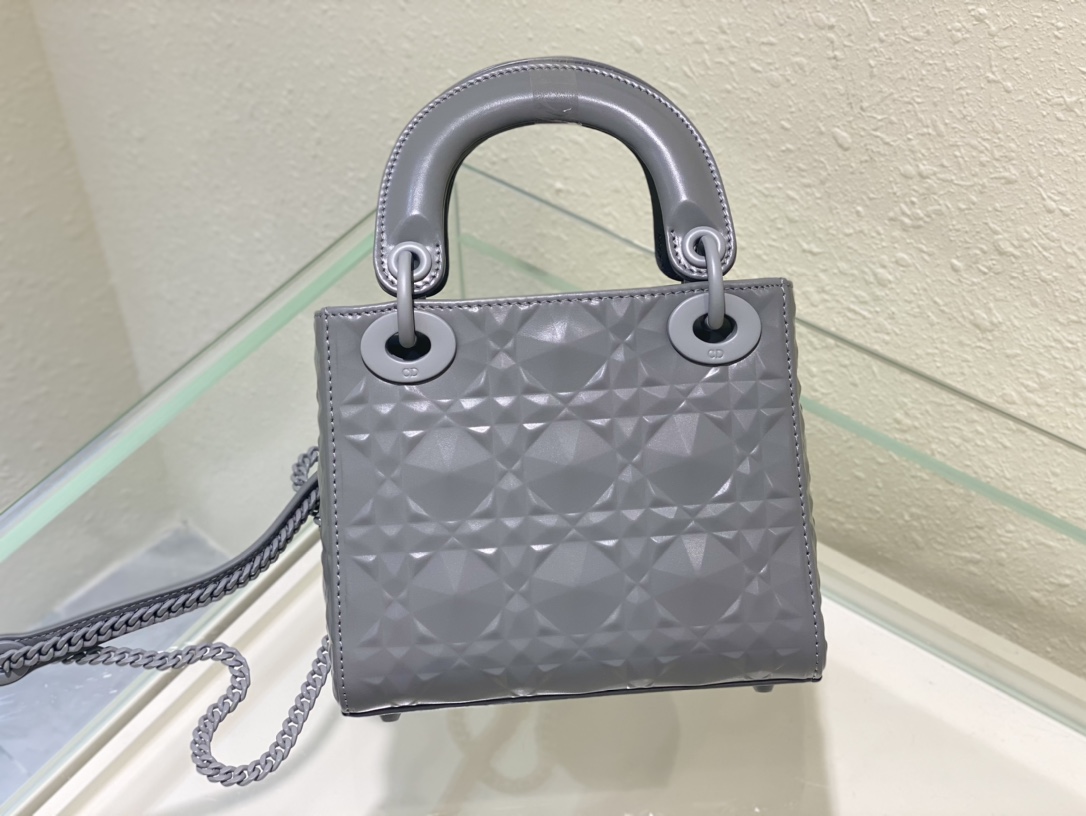 lady D*or bag-17cm