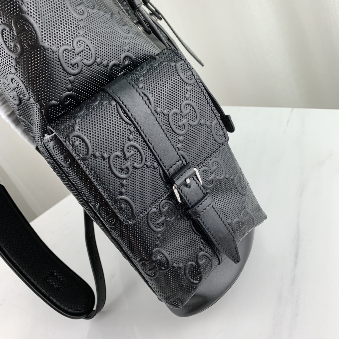 G*u*i gg embossed backpack-34*41*12