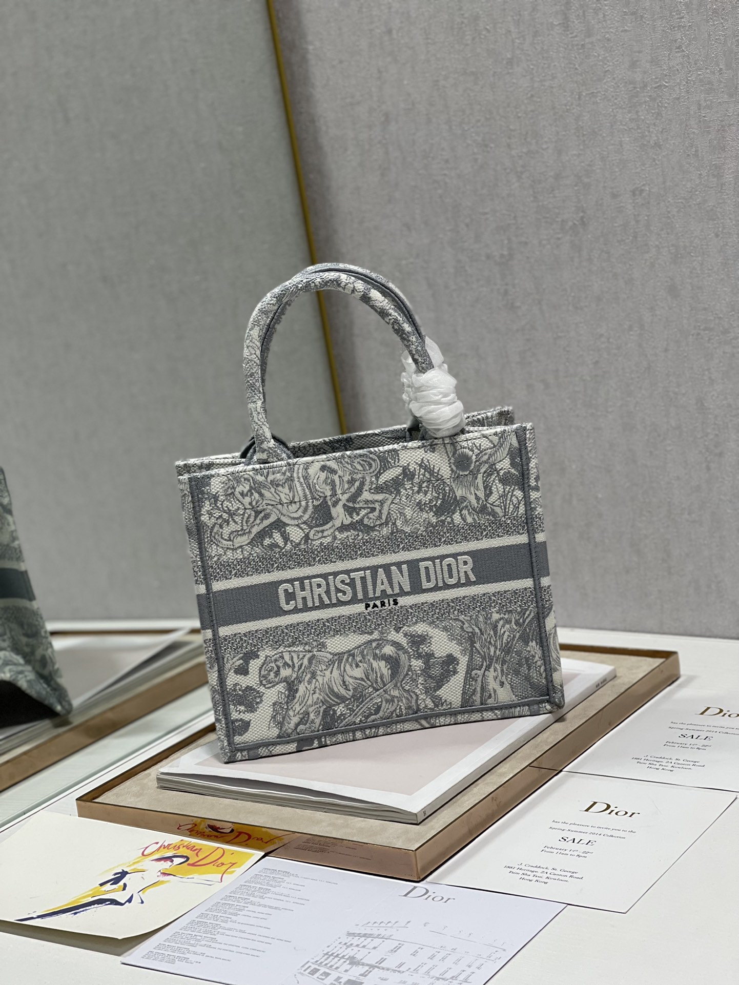 D*or small book tote-26*8*22cm