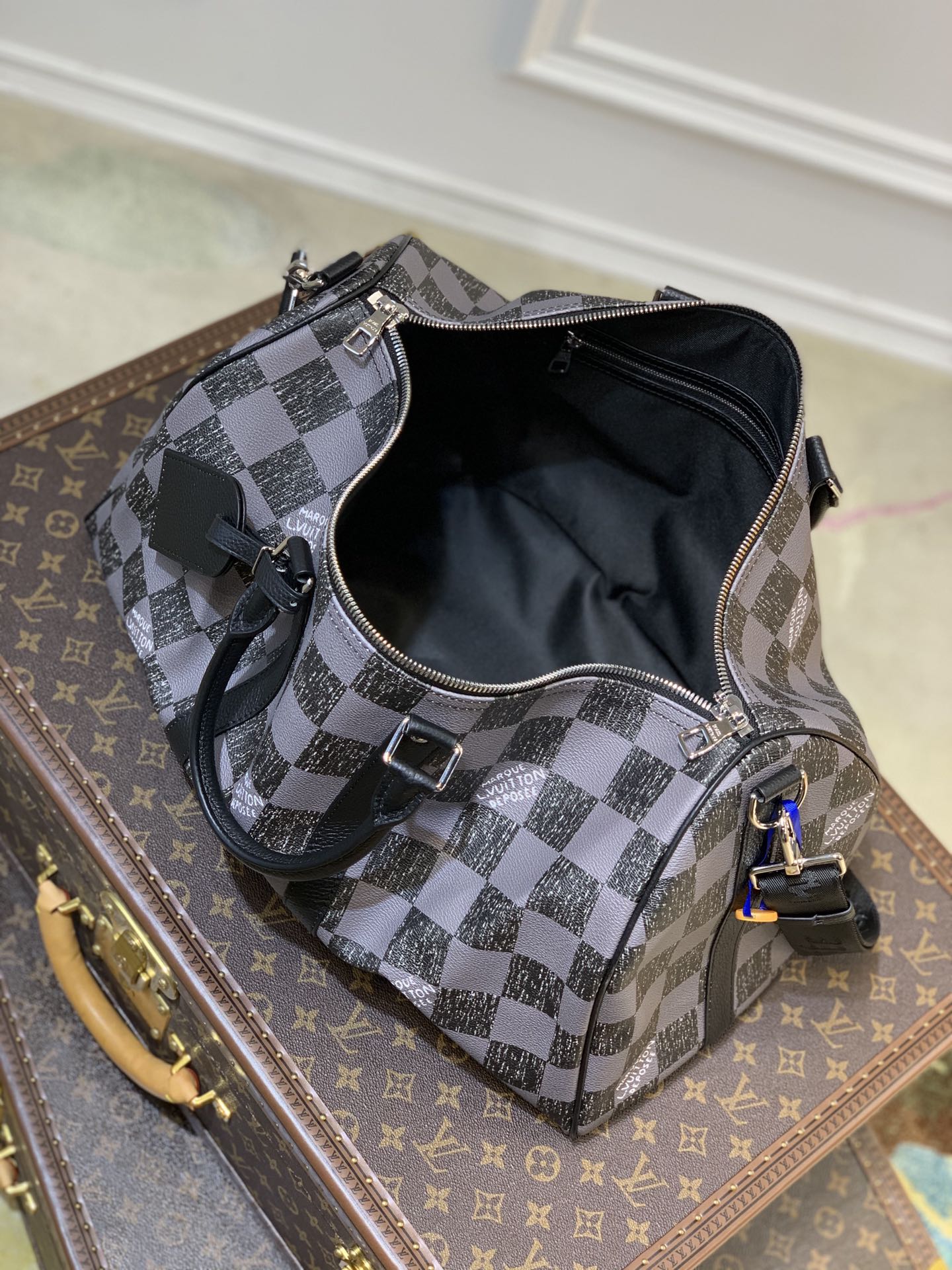 l0*is V*t0n keepall bandouliÈre 45-45 x 27 x 20cm