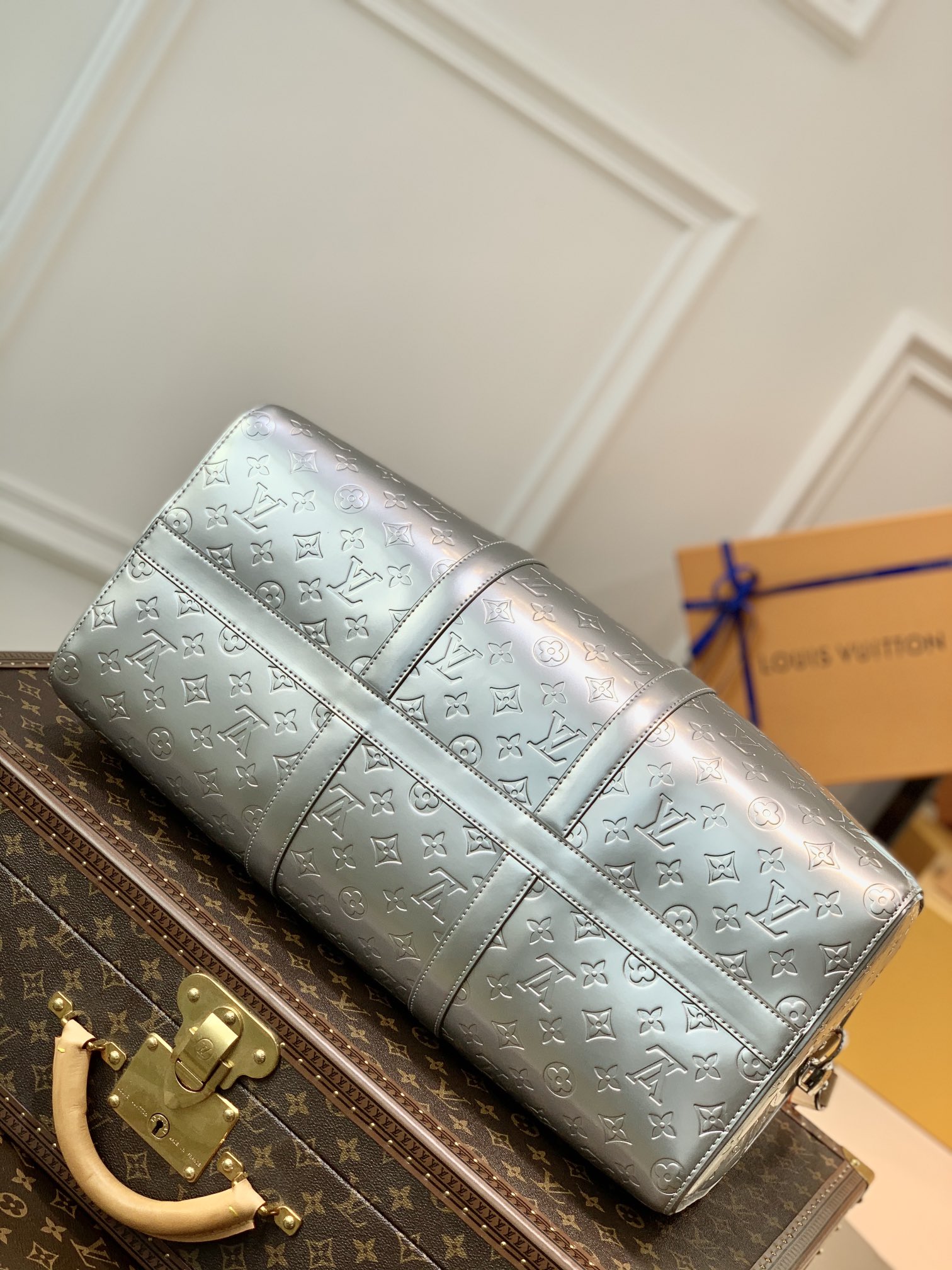 l0*is V*t0n keepall bandouliÈre 50-50 x 29 x 23cm