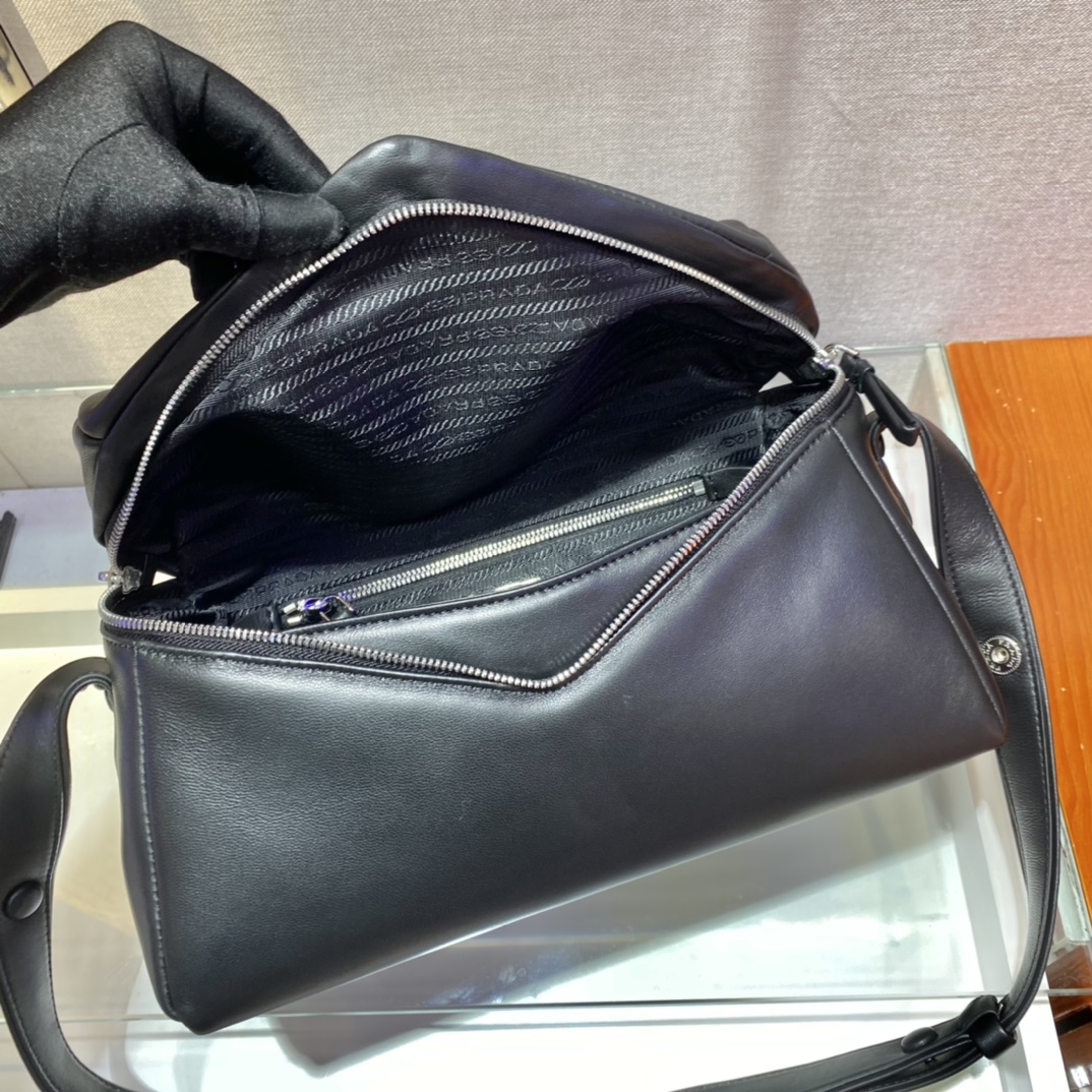 Pra*a lambskin shoulder bag-1bc165-32*21*12cm