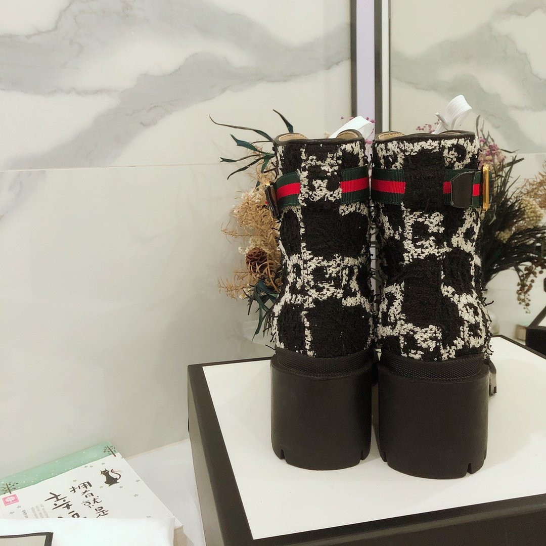 G*u*i boots