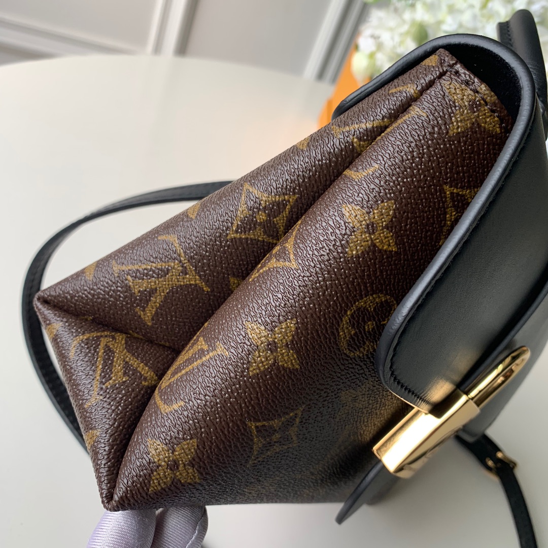l0*is V*t0n locky bb bag -21* 17.0*8cm