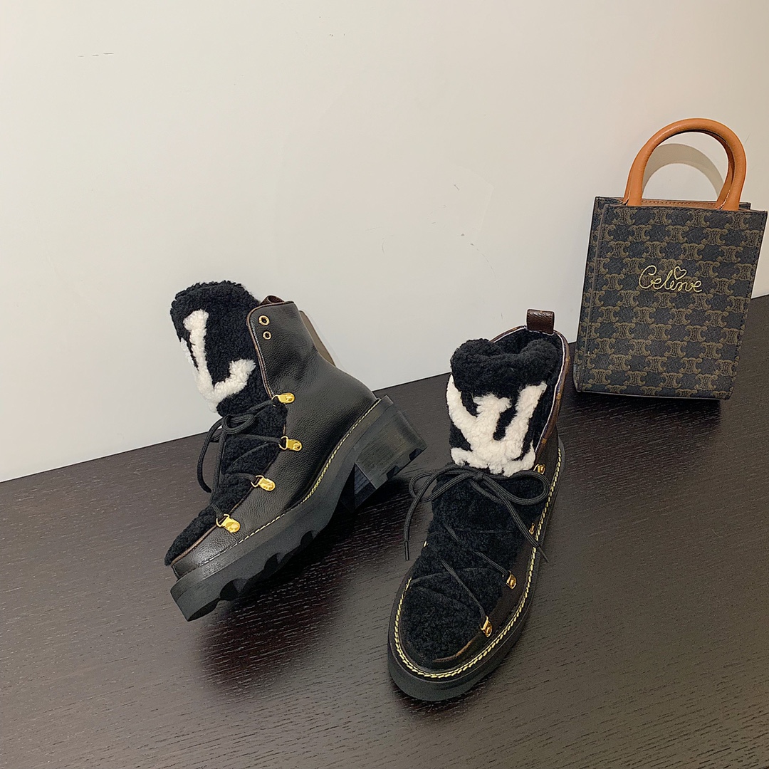 l0*is V*t0n boots