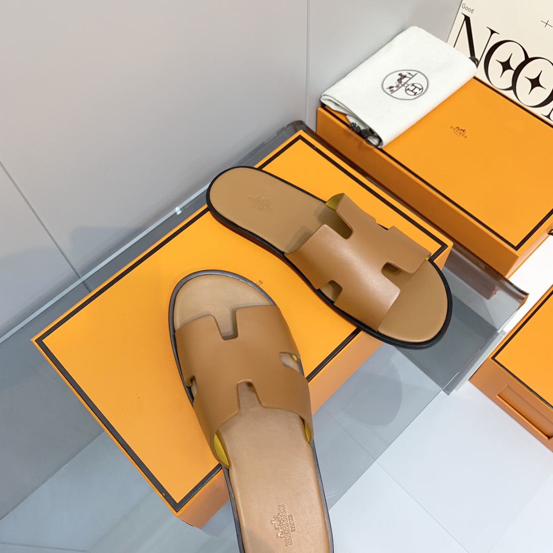 H**mes sandals