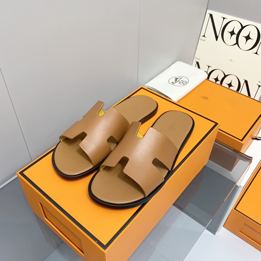H**mes sandals