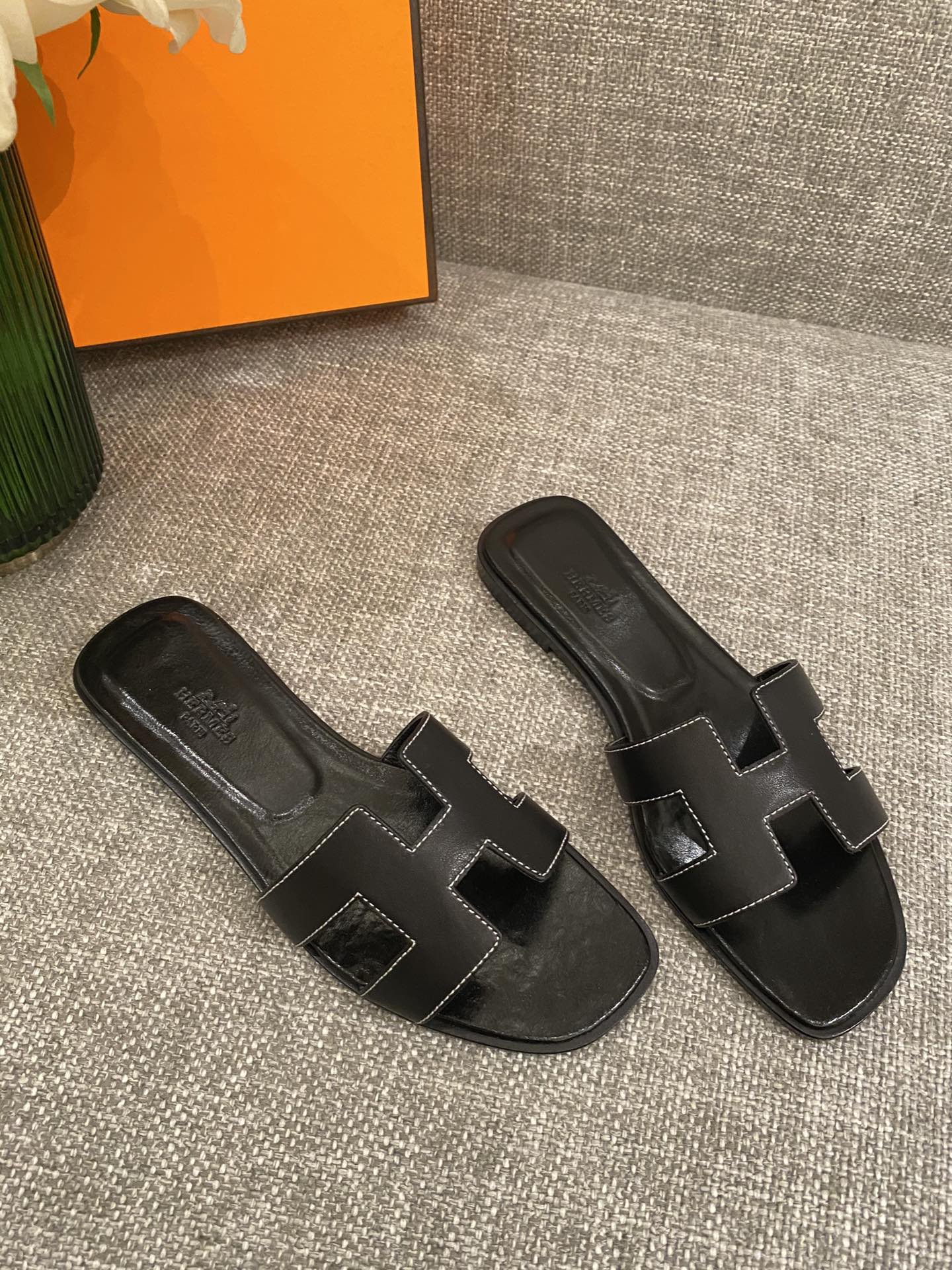 H**mes slippers in smooth leather