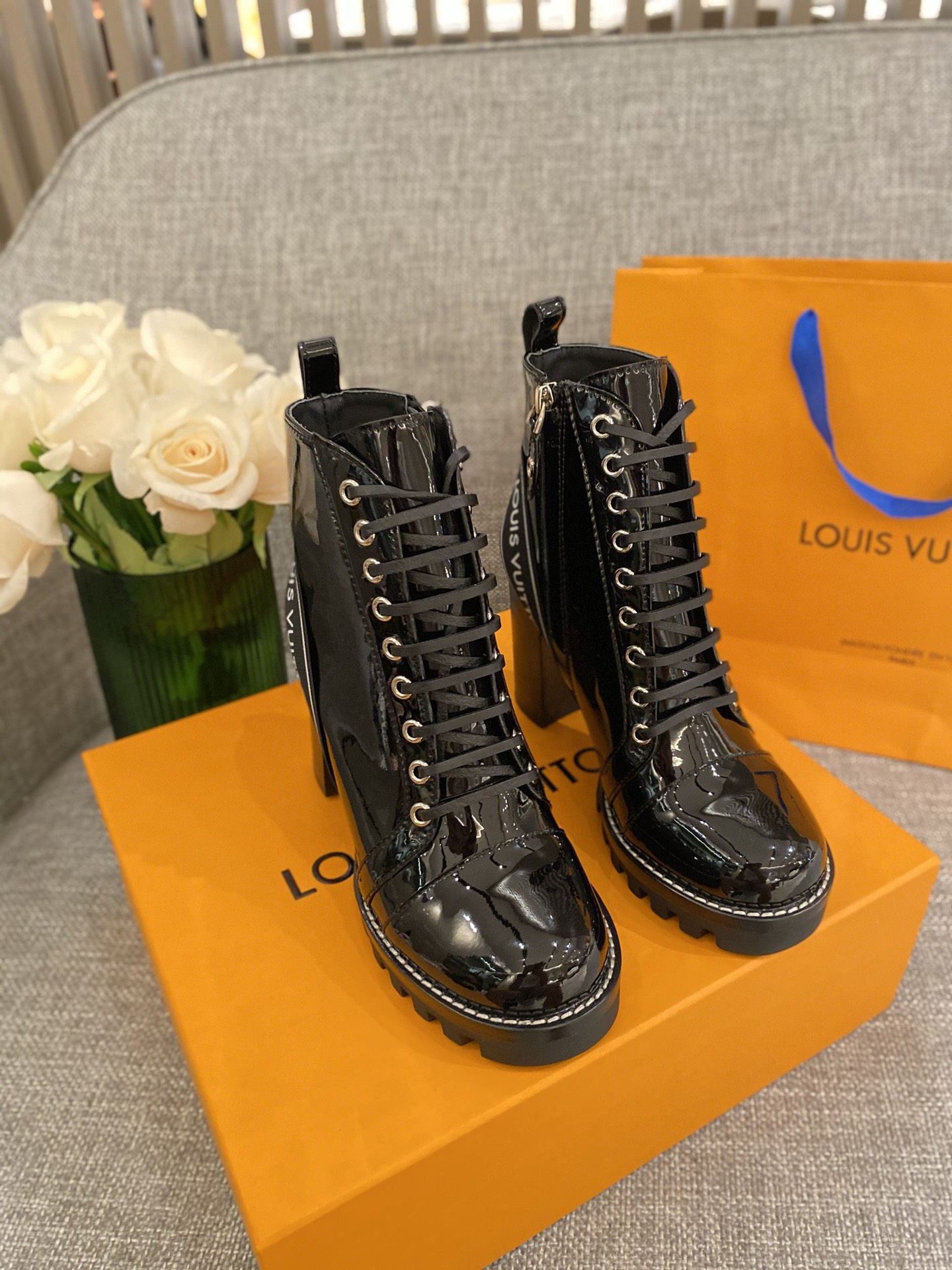 l0*is V*t0n boots