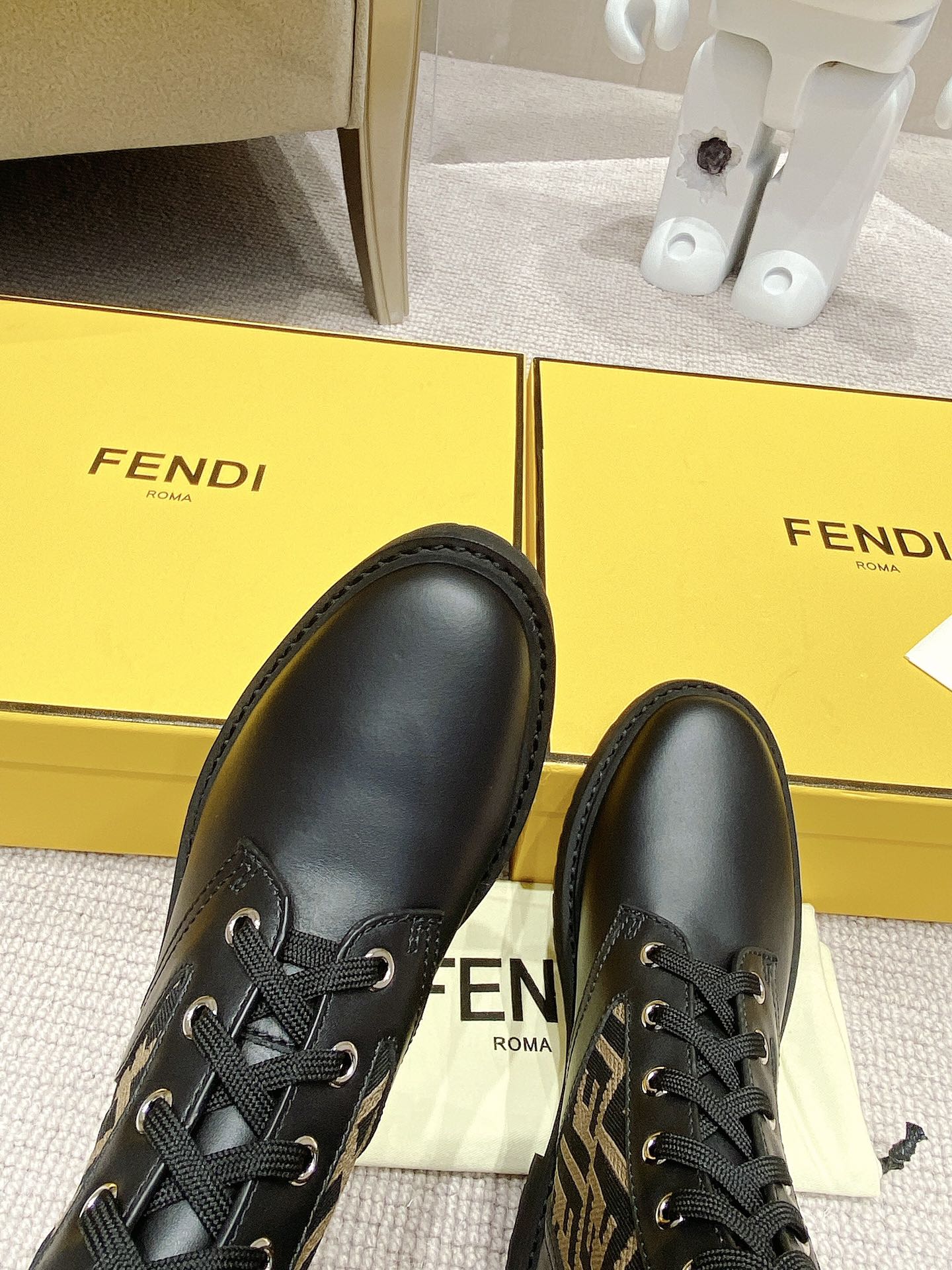 F**di boots
