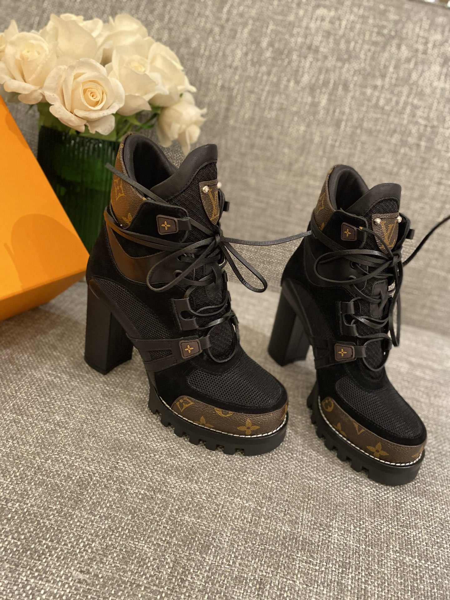 l0*is V*t0n boots